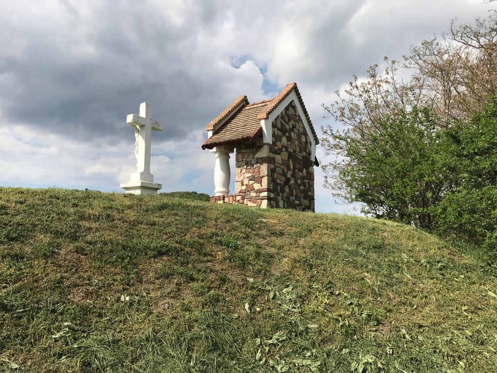 Káli Kerted Vendégházak Monoszló Lidi néni háza Extérieur photo